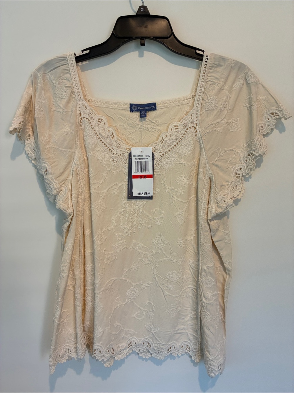 NWT Democracy Cream Lace-Detail Scoop Neck Flutter Sleeve Top